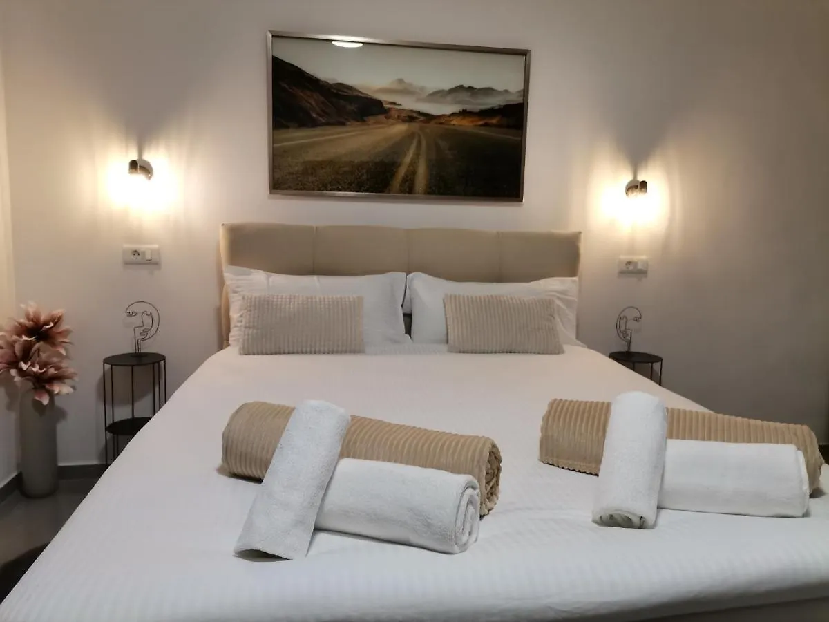 Cave With Free Parking Apartment Pula 0*,